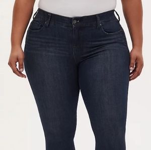 NWOT Torrid darkwash bombshell skinny jeans